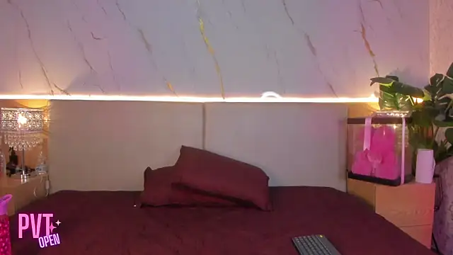 Snapshot of april_grey11 chatting on February 4, 2026, 8:03 pm april grey11 online show from February 4, 2026, 8:03 pm