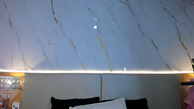 april grey11 online show from April 15, 2026, 12:34 pm