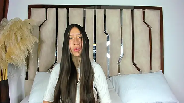 venusmorgan  online show from November 15, 2025, 12:45 pm