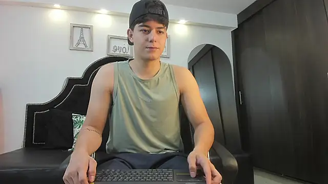 Snapshot of MaxxiCruzz chatting on November 30, 2025, 6:34 pm MaxxiCruzz online show from November 30, 2025, 6:34 pm