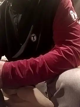 kam580 online show from November 30, 2025, 3:32 am