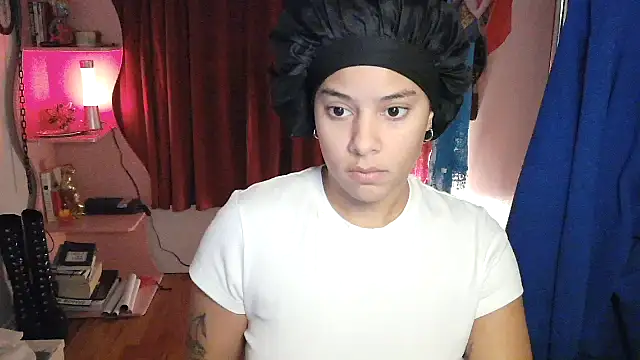 PrettyLittleProblem online show from November 26, 2025, 2:18 pm