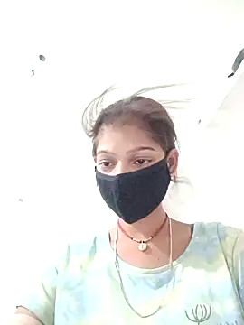 Mohnicute online show from April 22, 2026, 7:26 pm