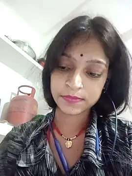 Mohnicute online show from April 28, 2026, 7:19 pm