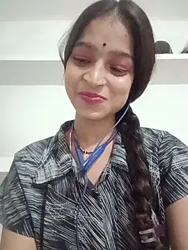 Snapshot of Mohnicute chatting on May 28, 2026, 6:38 pm Mohnicute online show from May 28, 2026, 6:38 pm