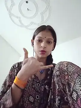 Snapshot of Mohnicute chatting on June 15, 2026, 6:21 pm Mohnicute online show from June 15, 2026, 6:21 pm