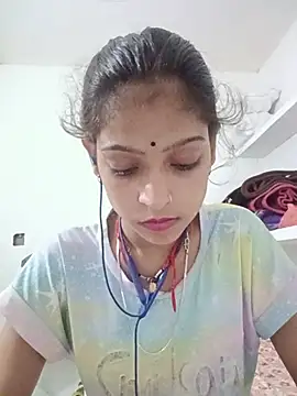 Snapshot of Mohnicute chatting on July 3, 2026, 6:14 pm Mohnicute online show from July 3, 2026, 6:14 pm