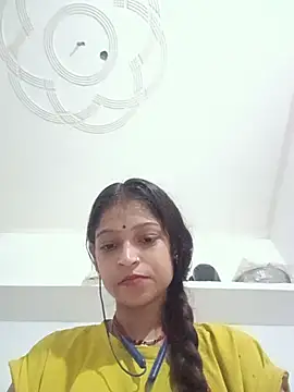 Snapshot of Mohnicute chatting on July 9, 2026, 5:28 pm Mohnicute online show from July 9, 2026, 5:28 pm