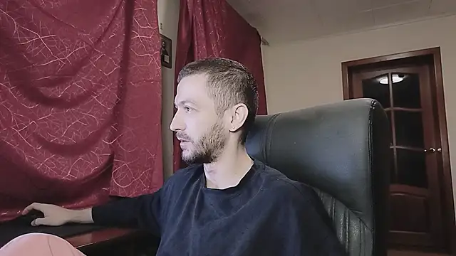 Snapshot of 333Alone_in_theDark777 chatting on November 18, 2025, 2:32 pm 333Alone in theDark777 online show from November 18, 2025, 2:32 pm