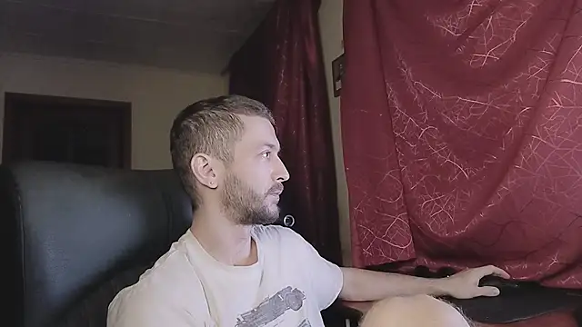 Snapshot of 333Alone_in_theDark777 chatting on November 20, 2025, 4:34 am 333Alone in theDark777 online show from November 20, 2025, 4:34 am