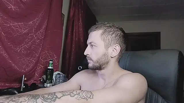 Snapshot of 333Alone_in_theDark777 chatting on November 20, 2025, 4:40 pm 333Alone in theDark777 online show from November 20, 2025, 4:40 pm