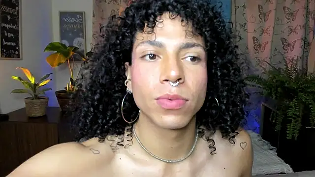 Angel White25 online show from February 1, 2026, 10:52 pm