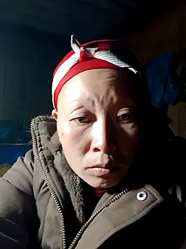 girl-hot2x online show from December 17, 2025, 12:22 pm