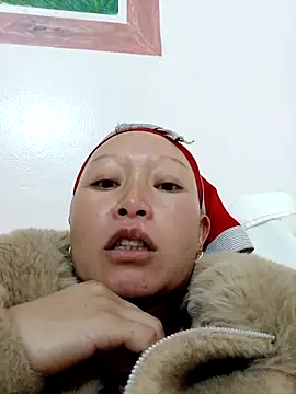 girl-hot2x online show from February 5, 2026, 12:21 pm