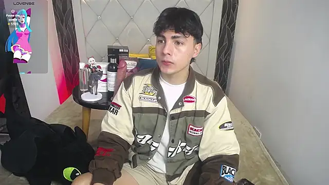 Samu FoXXX online show from November 18, 2025, 8:13 pm