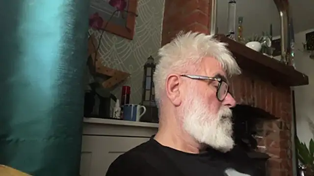 LeatherSdaddy online show from November 29, 2025, 10:07 am