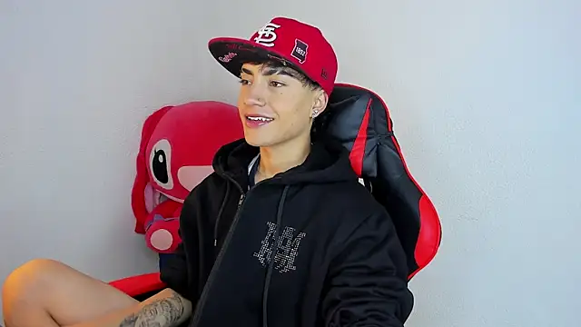 ThiagoDV online show from November 24, 2025, 3:34 pm