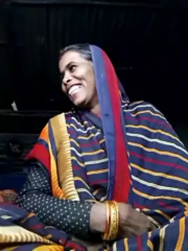 Neetujk online show from November 14, 2025, 4:17 pm