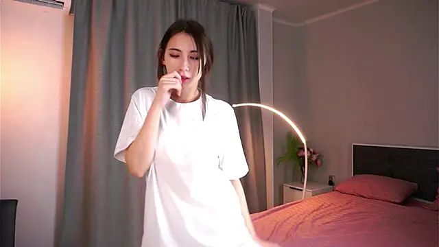 Snapshot of NanceeWestaway chatting on November 21, 2025, 4:27 pm NanceeWestaway online show from November 21, 2025, 4:27 pm