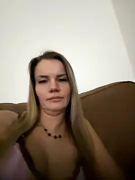 Cutebrowneyes  online show from December 4, 2025, 12:31 am