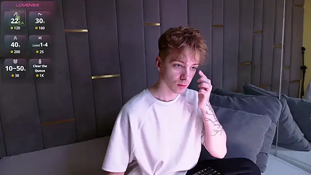 Paul Holt online show from November 26, 2025, 8:21 pm