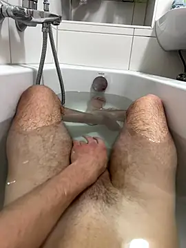 lukasDickpic12 online show from November 16, 2025, 7:41 pm