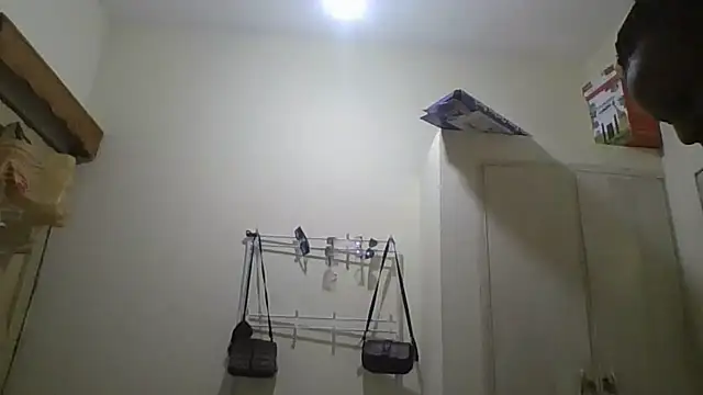 Pers Ona online show from November 30, 2025, 2:59 am