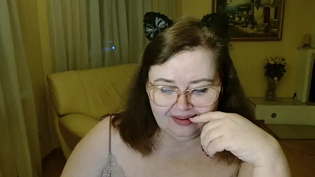 Natali-Gucci online show from December 14, 2025, 7:51 pm