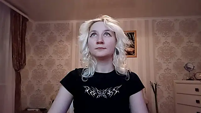 Snapshot of KyokoAck chatting on November 29, 2025, 4:21 pm KyokoAck online show from November 29, 2025, 4:21 pm