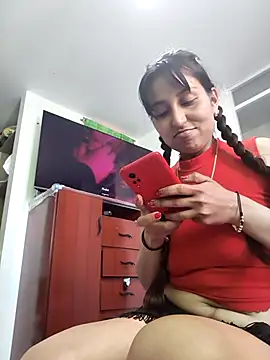 Snapshot of IsabellaaSwann chatting on November 21, 2025, 3:22 pm IsabellaaSwann online show from November 21, 2025, 3:22 pm