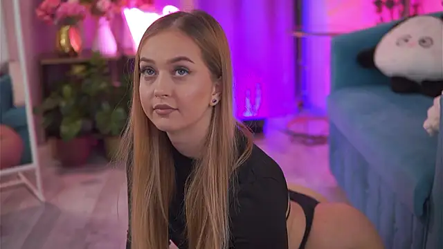 ElyssawetXX online show from February 1, 2026, 7:23 pm