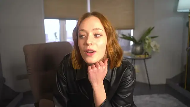 LucreciaAsters online show from November 16, 2025, 11:05 am