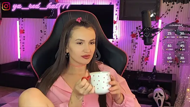 -RED HAT- online show from April 17, 2026, 9:45 am