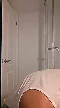 Snapshot of piggylatino chatting on April 27, 2026, 1:25 am piggylatino online show from April 27, 2026, 1:25 am