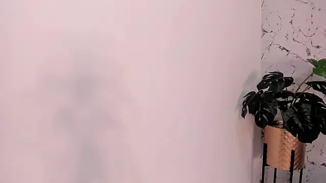 Snapshot of MadisonnLee chatting on November 26, 2025, 7:04 pm MadisonnLee online show from November 26, 2025, 7:04 pm