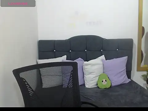 Bia LuxBia Lux online show from November 28, 2025, 8:22 pm