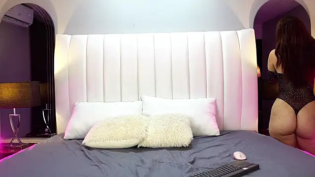 Abby evans05 online show from April 7, 2026, 12:27 pm