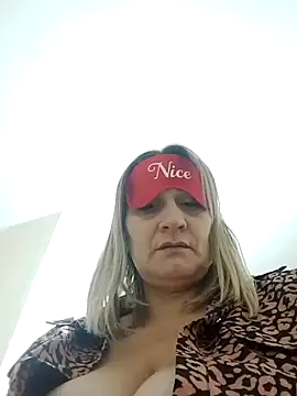 Tania9  online show from November 30, 2025, 10:47 pm