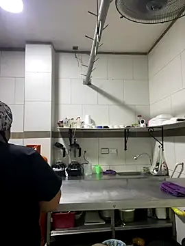 Snapshot of Aleja-198522 chatting on November 20, 2025, 11:26 pm Aleja-198522 online show from November 20, 2025, 11:26 pm