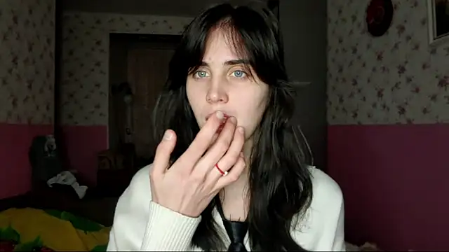 Snapshot of Hervell_Motti chatting on November 16, 2025, 4:23 pm Hervell Motti online show from November 16, 2025, 4:23 pm