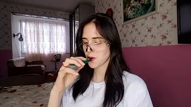 Snapshot of Hervell_Motti chatting on December 1, 2025, 7:35 am Hervell Motti online show from December 1, 2025, 7:35 am