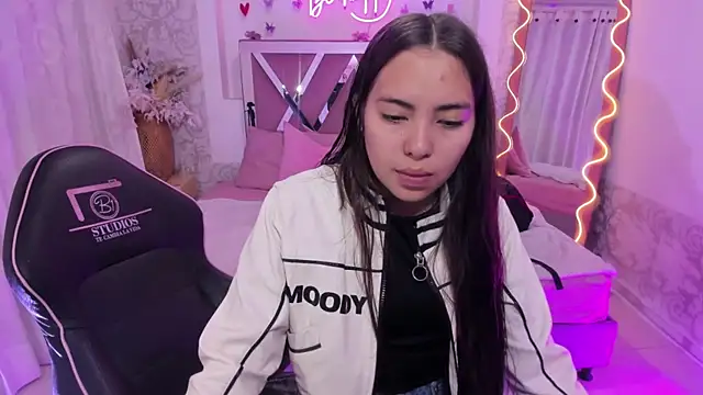 ISABELA TAY online show from March 24, 2026, 11:37 am