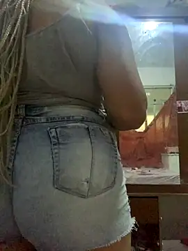 VIVHY online show from December 2, 2025, 8:26 pm