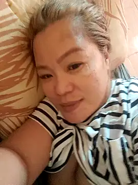 Snapshot of loriepinay46 chatting on June 8, 2026, 8:15 am loriepinay46 online show from June 8, 2026, 8:15 am