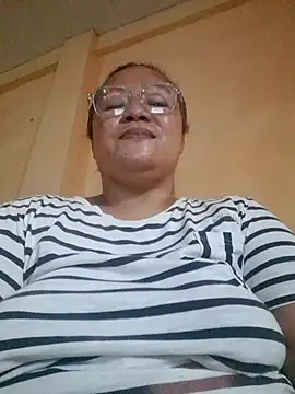 Snapshot of loriepinay46 chatting on June 18, 2026, 9:09 am loriepinay46 online show from June 18, 2026, 9:09 am