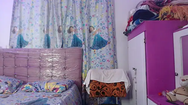 AishaOwens online show from December 18, 2025, 7:31 pm