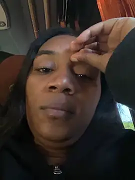 AishaOwens online show from February 17, 2026, 1:29 pm