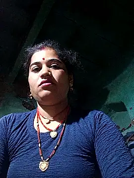 Hot kamla online show from April 23, 2026, 10:12 pm