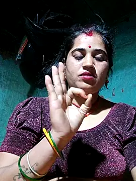 Hot kamla online show from April 24, 2026, 11:40 pm