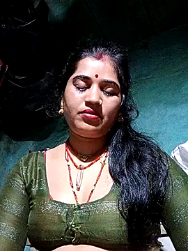 Snapshot of Hot_kamla chatting on May 14, 2026, 11:33 pm Hot kamla online show from May 14, 2026, 11:33 pm
